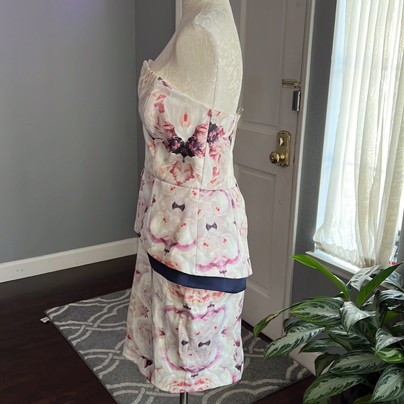 Finders Keepers Middle of Nowhere Floral Peplum Dress - Picture 3 of 8